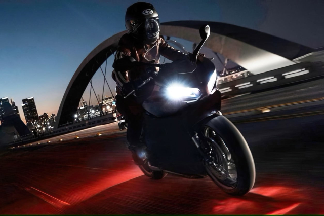 Lo tin Triumph Daytona 660 ra mat thi truong Chau A vao ngay 83 - 3