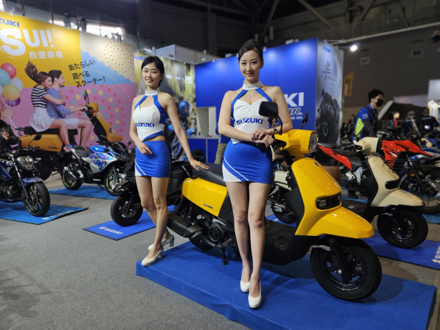 Suzuki SUI 125 lo dien ngoai hinh moi nhan manh vao ve dep tre trung - 3