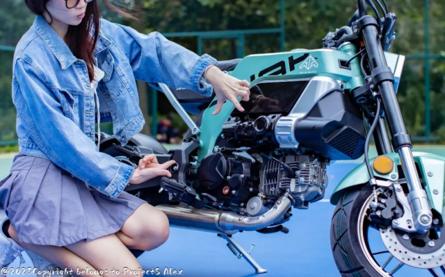 Awak AK11 2024 so huu ngoai hinh nhu mot khau sung xung tam voi ten goi - 12