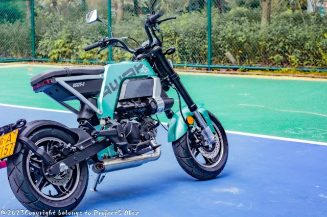 Awak AK11 2024 so huu ngoai hinh nhu mot khau sung xung tam voi ten goi - 20