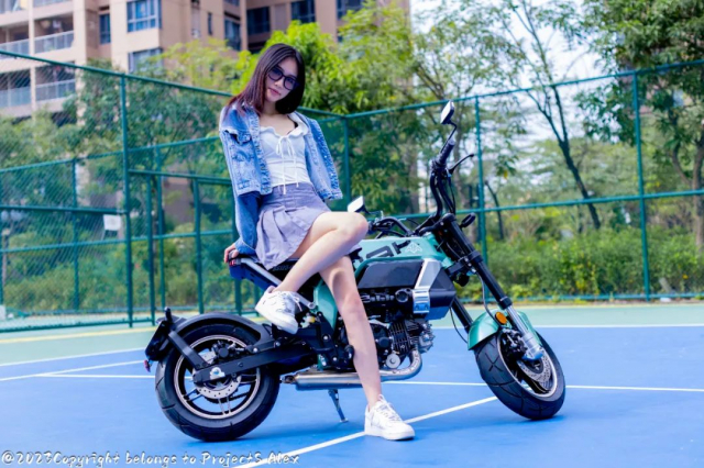 Awak AK11 2024 so huu ngoai hinh nhu mot khau sung xung tam voi ten goi - 10