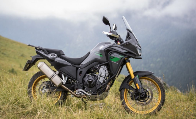 Rieju Aventura 500 mau Adventure hang trung hoan toan moi vua ra mat - 3