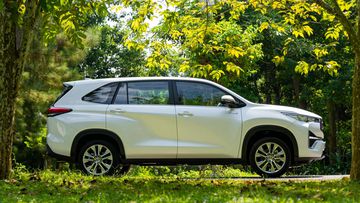 Danh gia xe Toyota Innova 2024 Dep tiet kiem va trang bi nhieu cong nghe hien dai - 5