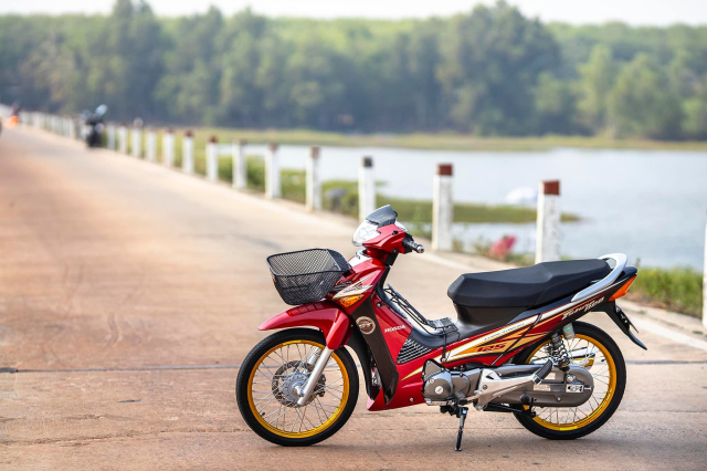 Future 125 do den tu Binh Duong khong doc la nhung lai cuc dep - 11