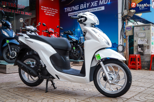 Tai sao Vision lai ban chay hon Vario 125 trong khi hoan toan thua ve mat trang bi - 3