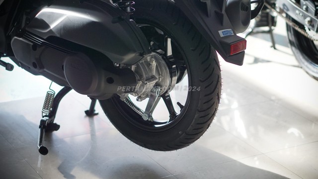 Xe tay ga 155cc moi cua Yamaha co gia chi 40 trieu - 3