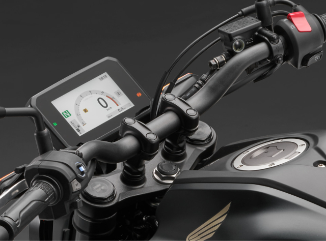 CB125R 2024 so huu man hinh tu thay doi mau sac dua vao ngay dem - 16