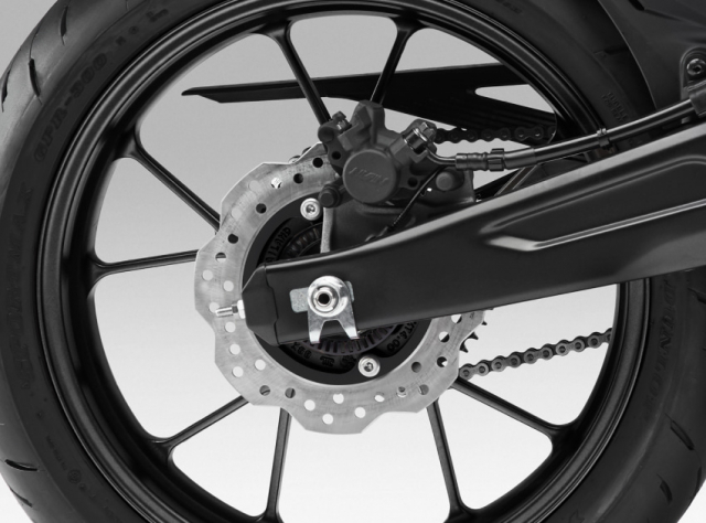 CB125R 2024 so huu man hinh tu thay doi mau sac dua vao ngay dem - 10