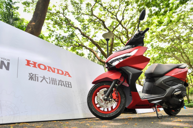Honda NS125RX 2024 gay soc boi dien mao Vario nhung trong hinh hai Ninja Lead - 9