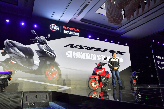 Honda NS125RX 2024 gay soc boi dien mao Vario nhung trong hinh hai Ninja Lead - 13