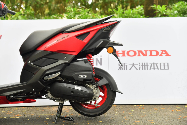 Honda NS125RX 2024 gay soc boi dien mao Vario nhung trong hinh hai Ninja Lead - 8