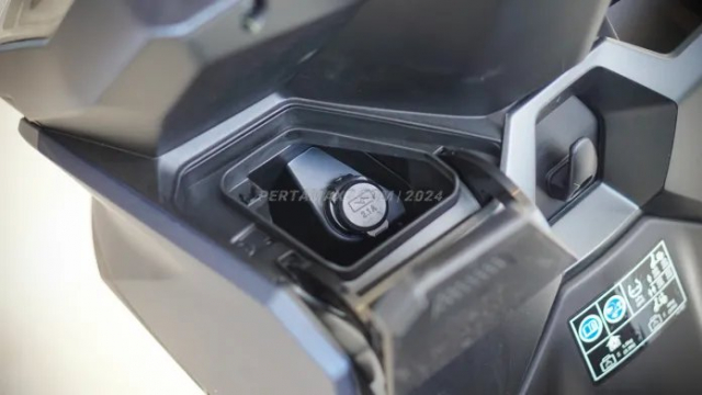 Can canh Vario 125 2025 phien ban cao cap nhat duoc Honda trang bi tan rang - 7