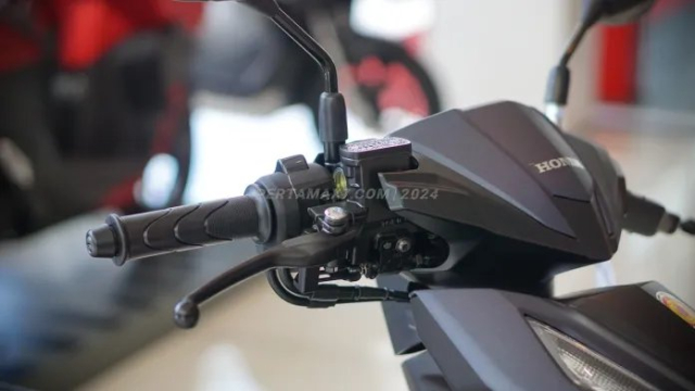 Can canh Vario 125 2025 phien ban cao cap nhat duoc Honda trang bi tan rang - 13