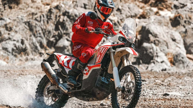 Kove 450 Rally mang phong cach mo to Dakar da co mat tai VN voi gia hon 260 trieu dong - 7