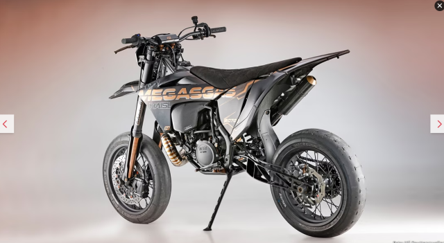 Megasgas EC 700 Supermoto 2 thi hoan thien tu noi cong den ngoai hinh - 4