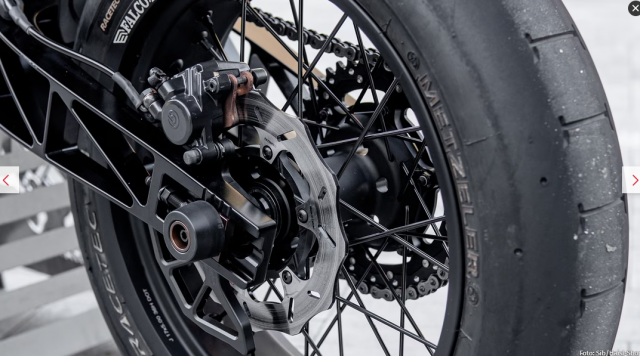 Megasgas EC 700 Supermoto 2 thi hoan thien tu noi cong den ngoai hinh - 14