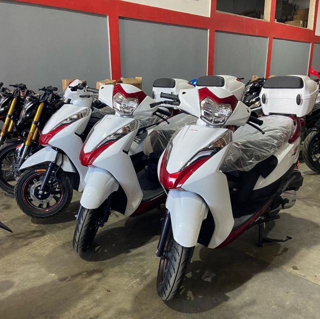 Ninja Lead 150 lo dien den ngay ca hang Honda con phai tram tro - 9