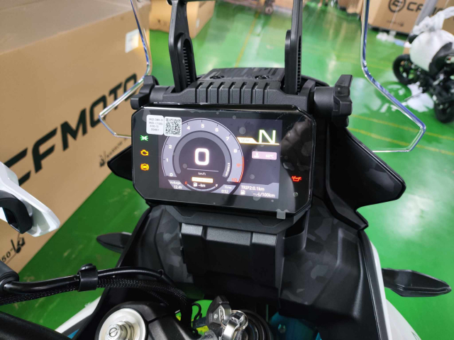165 trieu de mua CFMoto 450MT vua ve Viet Nam on ap khong AE - 18