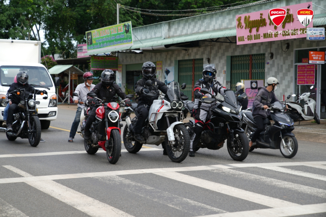 Chinh phuc Glamping Tour Ke Ga cung DOC HCMC Hanh trinh day ap ki niem tren nhung chiec Ducati - 8