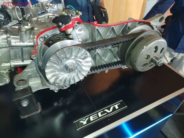 Cong nghe YECVT tren Yamaha NMAX Turbo con co the giup giam toc nhu xe con tay - 3