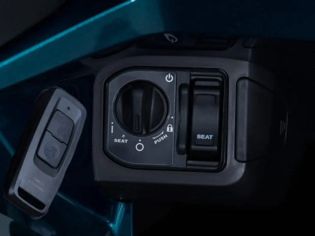 Honda Vario 160 2025 tiep tuc lo dien them nhieu ban mau voi giao dien cuc chat - 8