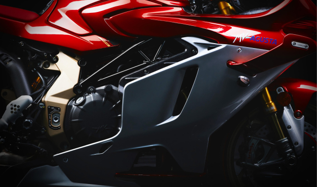 Co 2 ty dong chua chac so huu duoc MV Agusta Superveloce 1000 Serie Oro 2025 - 5