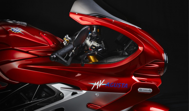 Co 2 ty dong chua chac so huu duoc MV Agusta Superveloce 1000 Serie Oro 2025 - 4