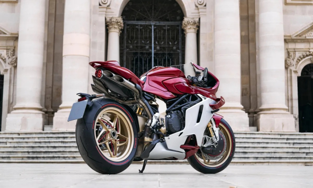 Co 2 ty dong chua chac so huu duoc MV Agusta Superveloce 1000 Serie Oro 2025 - 11
