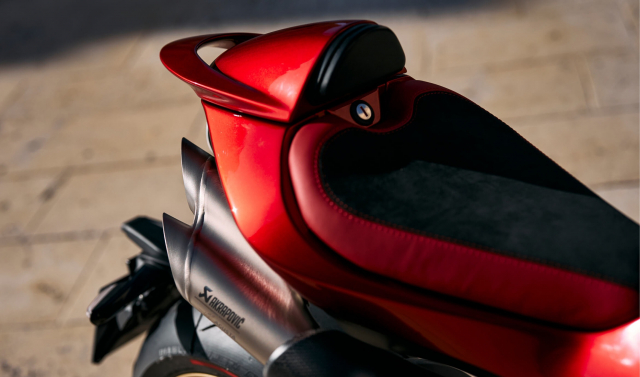 Co 2 ty dong chua chac so huu duoc MV Agusta Superveloce 1000 Serie Oro 2025 - 8