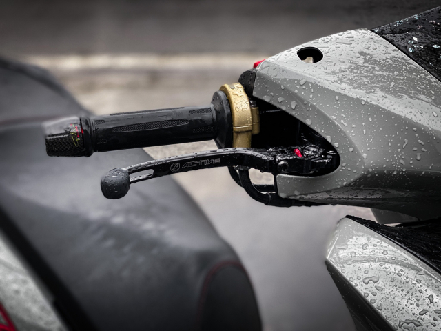 SH350i so huu cay po Sportbike Honda pha cach dan dau trao luu - 4