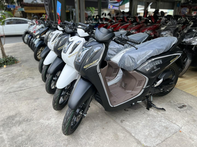 Bat ngo voi Ginio 2025 mau xe doc la Campuchia dao nhai kieu dang Honda Genio - 15