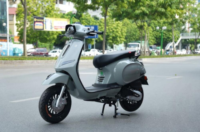 3 Mau Xe May Ga 50cc Kieu Dang Vespa Sang Chat Nam 2024 - 2