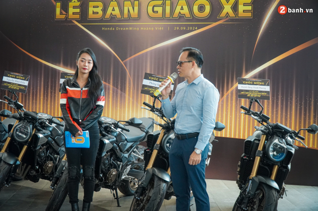 Honda DreamWing Hoang Viet ban giao nhung mau xe mo to the he 2024 den tay khach hang - 5