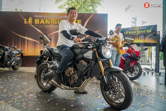 Honda DreamWing Hoang Viet ban giao nhung mau xe mo to the he 2024 den tay khach hang - 20