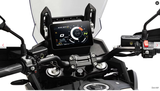 Morbidelli T1002V lai tap giua Tiger 1200 va VStrom 1050 ra mat voi gia ngang SH350i - 7