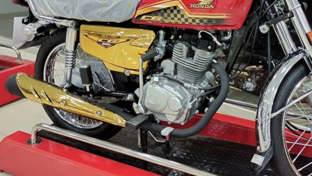 Honda CG125 Golden Edition voi 2 phoi mau cuc doc gia cuc re chi 3 chi vang - 7