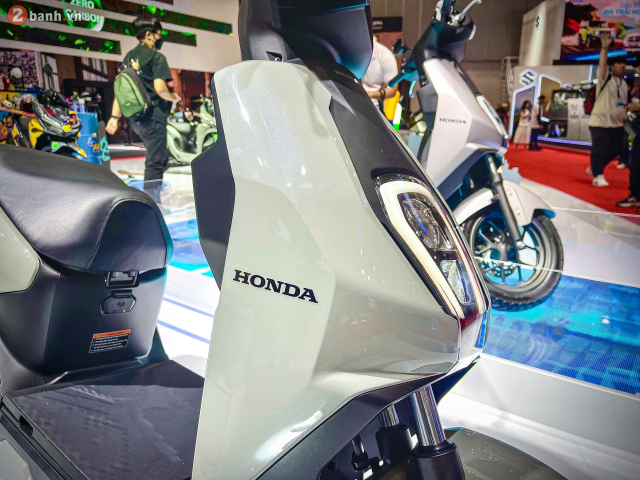 Can canh xe dien ICON e vua duoc Honda Viet Nam ra mat phu hop voi cac em hoc sinh - 6