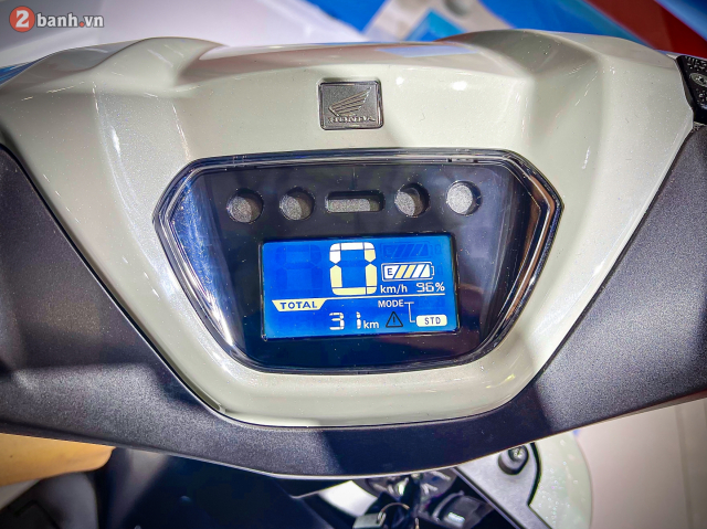 Can canh xe dien ICON e vua duoc Honda Viet Nam ra mat phu hop voi cac em hoc sinh - 17