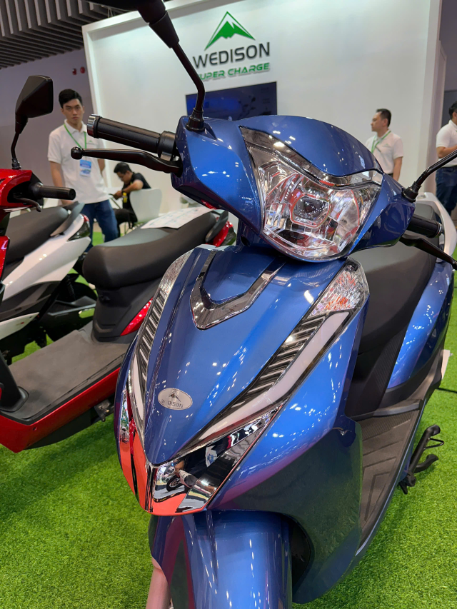 Can canh xe dien Wedison Bee co ngoai hinh giong Honda LEAD tai VMS 2024 - 3