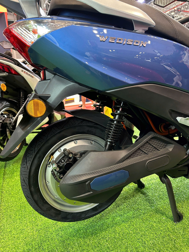 Can canh xe dien Wedison Bee co ngoai hinh giong Honda LEAD tai VMS 2024 - 9