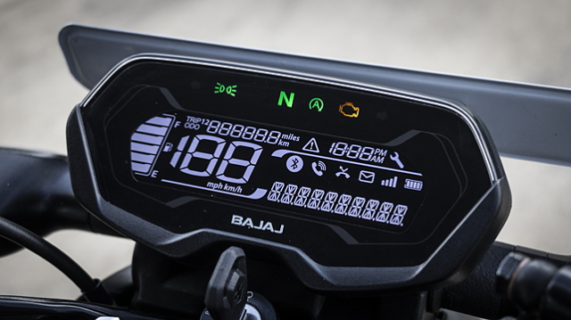 Day roi Bajaj Pulsar N125 2025 voi gia hap dan da trinh lang roi AE oi - 4