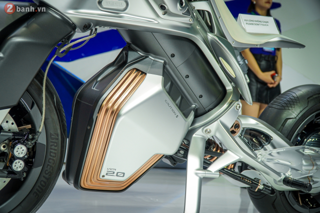 Can canh Yamaha MOTOROiD 2 gop vui tai VMS 2024 truoc su bat ngo cua anh em tham quan - 5