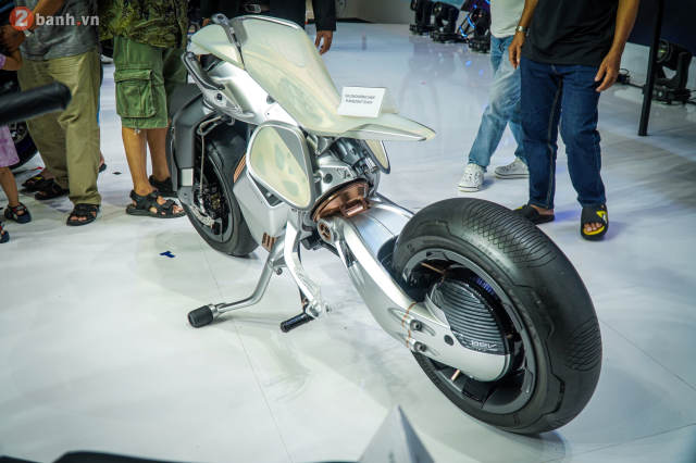 Can canh Yamaha MOTOROiD 2 gop vui tai VMS 2024 truoc su bat ngo cua anh em tham quan - 16