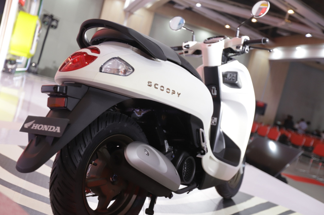 Honda Scoopy 2025 vua ra mat but pha trong thiet ke moi va co nhieu tinh nang dang chu y ne AE - 11