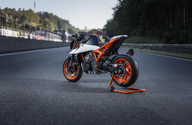 KTM 990 Duke R 2025 chinh thuc lo dien voi biet hieu Ke tan bao nhat trong tat ca - 18