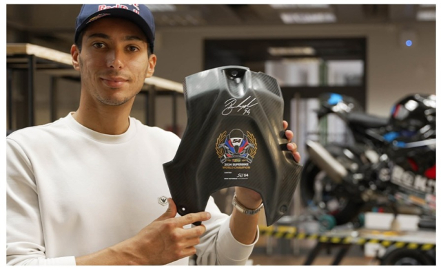 BMW M1000RR WSBK Champion 2024 lo dien mau xe dac biet chao mung chuc vo dich the gioi WorldSBK - 7