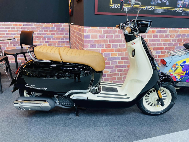 Doi thu moi cua Honda SH Mode vua ra mat gia re hon nhung co trang bi va cong nghe nhieu hon - 3