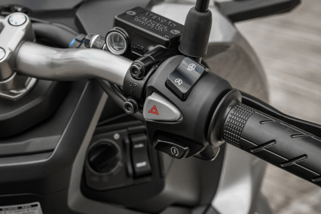 Honda ADV160 2025 vua ra mat o Brazil de xem co gi moi me khong nhe - 9