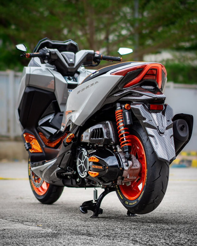 Honda Forza 350 do hap dan dan choi voi cac mon phu tung quoc dan vua tui tien - 9