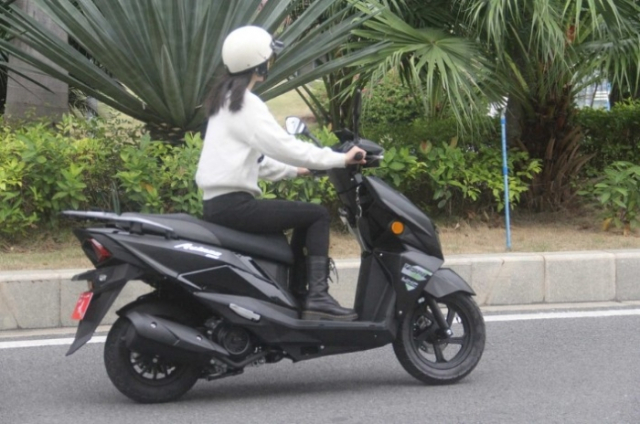 Xe tay ga 150 co gia re nhu Wave nhung trang bi vuot tam SH - 5